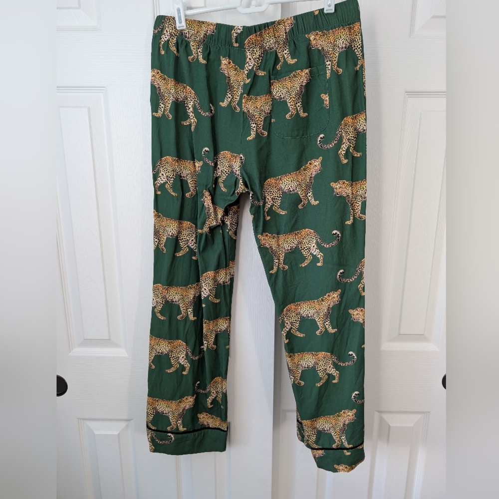 Katie Kime Green Cheetahs Print Pajama Pants Short Sleeve shirt Set, size S Soft - Picture 6 of 16